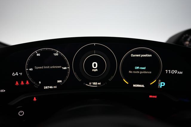 2020 Porsche Taycan — photo 5 of 23