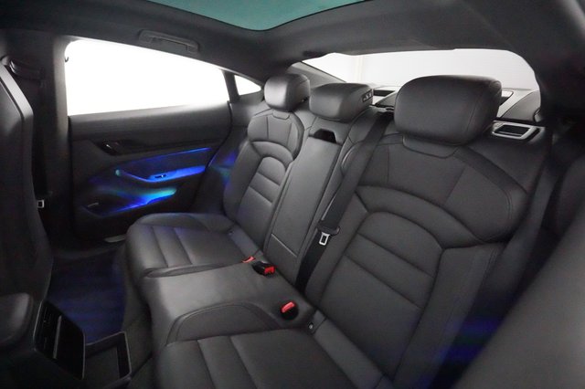 2020 Porsche Taycan — photo 19 of 23