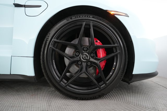 2020 Porsche Taycan — photo 7 of 23