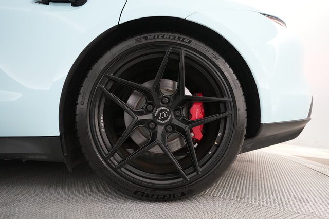 2020 Porsche Taycan — photo 16 of 23