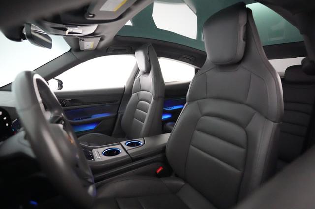 2020 Porsche Taycan — photo 3 of 23