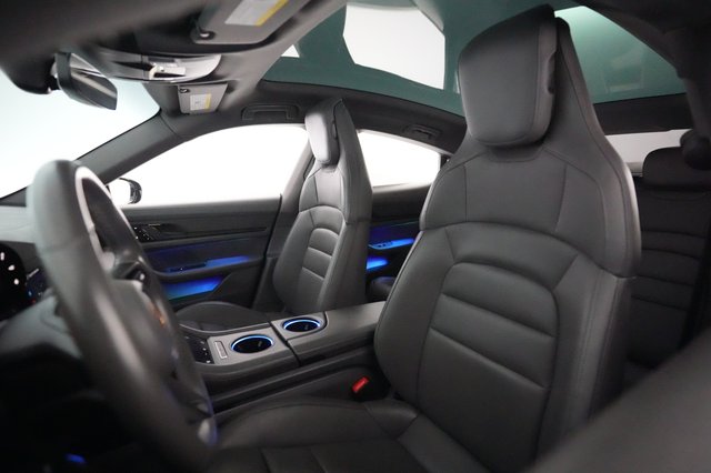 2020 Porsche Taycan — photo 3 of 23