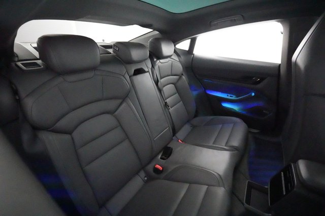 2020 Porsche Taycan — photo 4 of 23