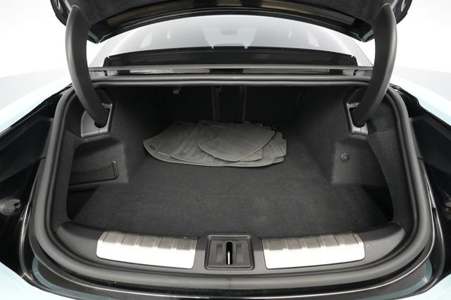 2020 Porsche Taycan — photo 6 of 23