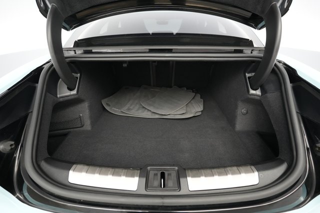 2020 Porsche Taycan — photo 6 of 23