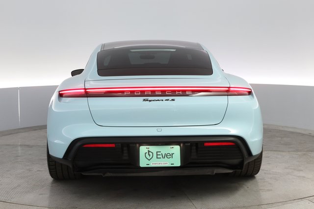2020 Porsche Taycan — photo 12 of 23