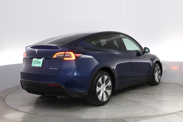 2021 Tesla Model Y — photo 2 of 22