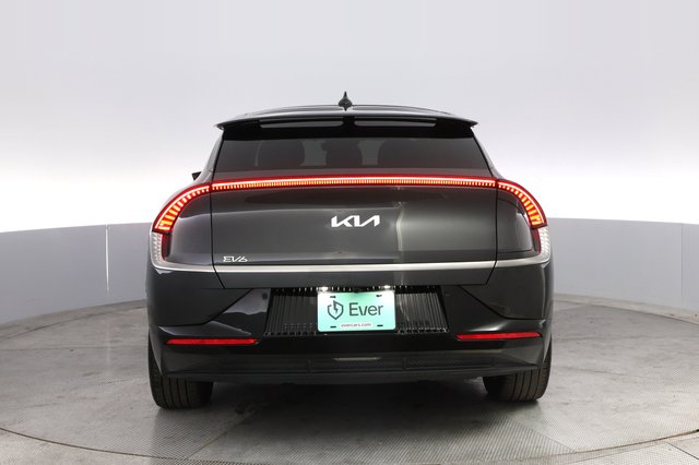 2022 Kia EV6 — photo 12 of 21