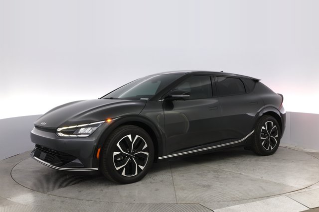 2022 Kia EV6 — photo 14 of 21
