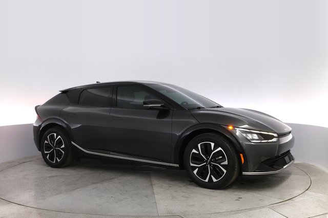 2022 Kia EV6 — photo 11 of 21