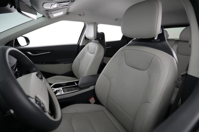 2022 Kia EV6 — photo 3 of 21