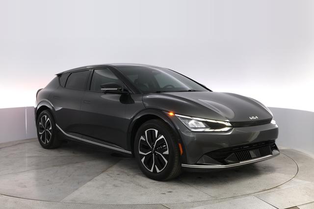 2022 Kia EV6 — photo 10 of 21