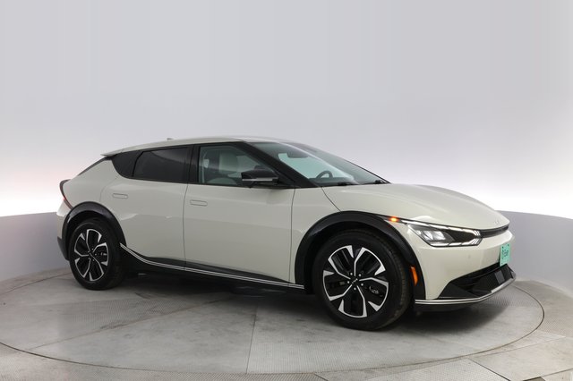 2022 Kia EV6 — photo 11 of 21