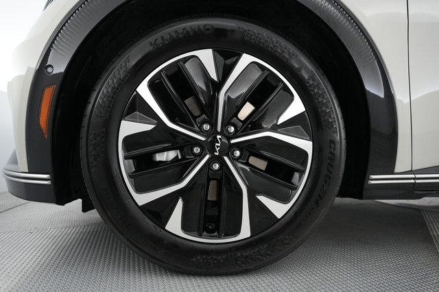 2022 Kia EV6 — photo 15 of 21