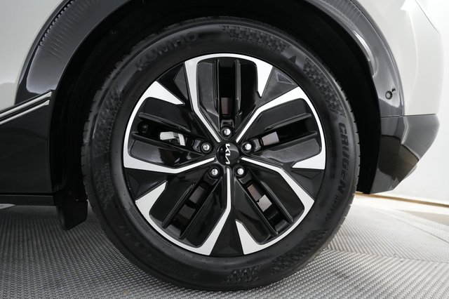 2022 Kia EV6 — photo 16 of 21