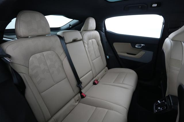 2022 Polestar 2 — photo 4 of 24