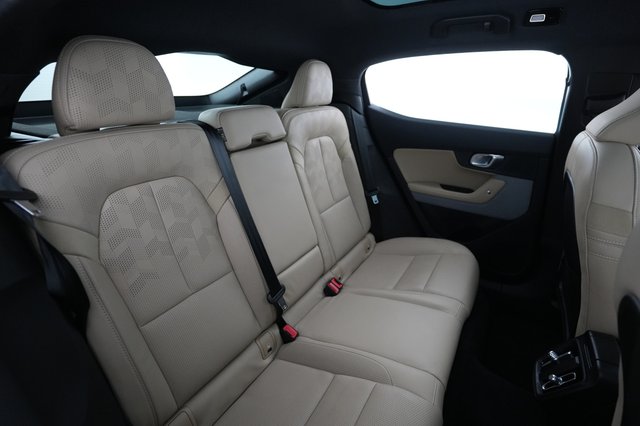 2022 Polestar 2 — photo 4 of 24