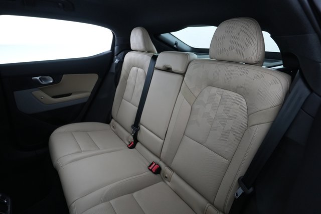 2022 Polestar 2 — photo 19 of 24