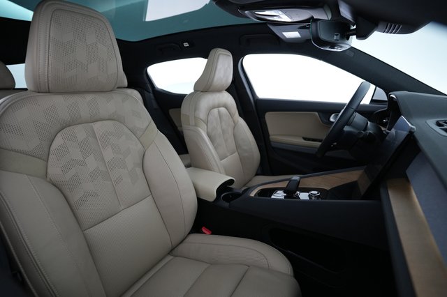 2022 Polestar 2 — photo 18 of 24