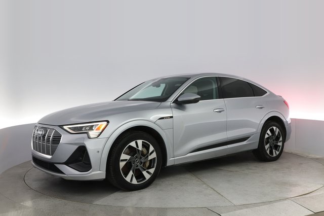 2022 Audi e-tron Sportback — photo 14 of 25