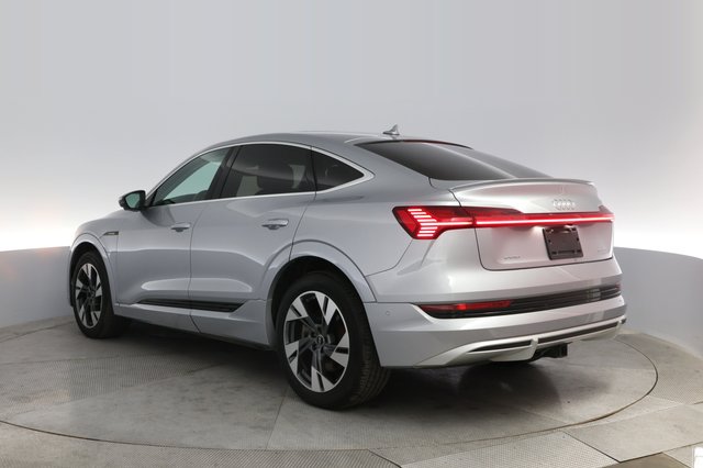 2022 Audi e-tron Sportback — photo 13 of 25