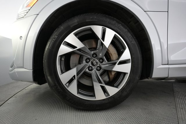 2022 Audi e-tron Sportback — photo 15 of 25