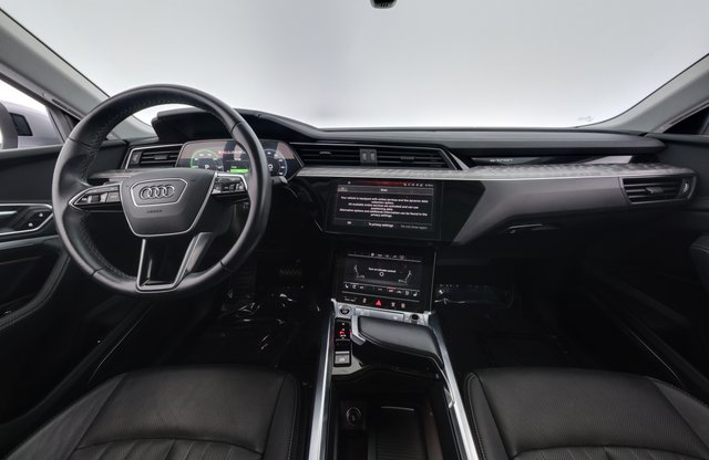 2022 Audi e-tron Sportback — photo 24 of 25