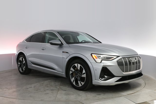 2022 Audi e-tron Sportback — photo 10 of 25