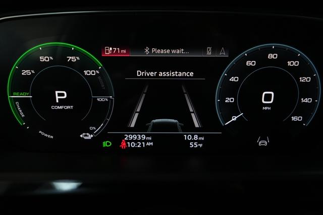 2022 Audi e-tron Sportback — photo 5 of 25