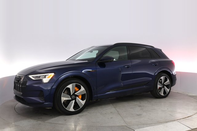 2022 Audi e-tron — photo 14 of 21