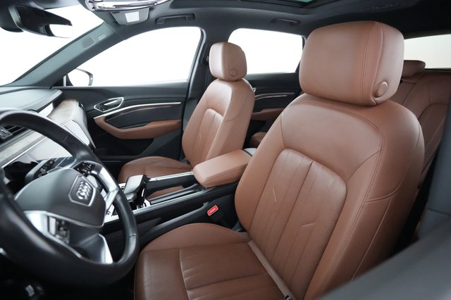 2022 Audi e-tron — photo 3 of 21