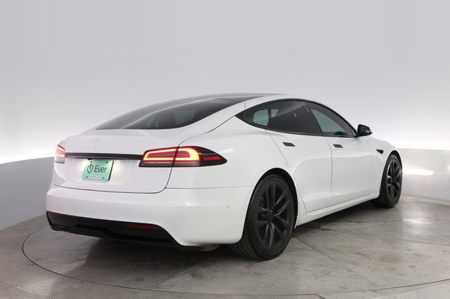 2022 Tesla Model S — photo 2 of 21