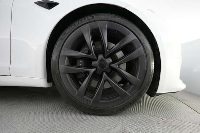 2022 Tesla Model S — photo 7 of 21