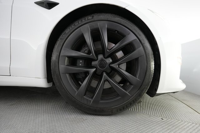 2022 Tesla Model S — photo 7 of 21