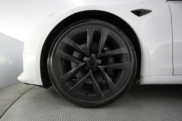2022 Tesla Model S — photo 16 of 21
