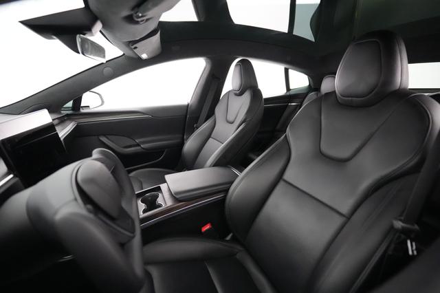 2022 Tesla Model S — photo 3 of 21