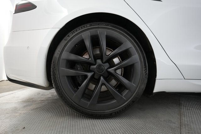 2022 Tesla Model S — photo 17 of 21