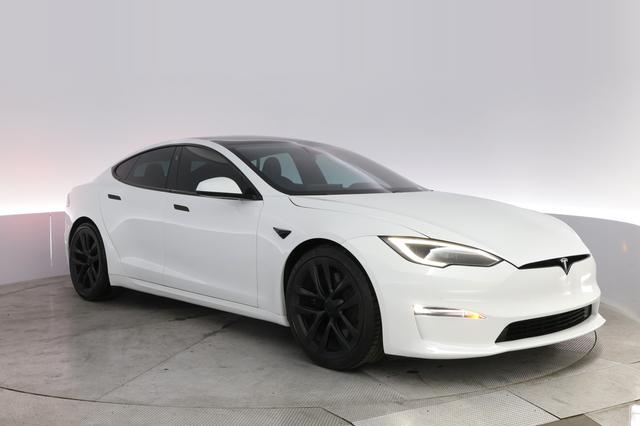 2022 Tesla Model S — photo 10 of 21