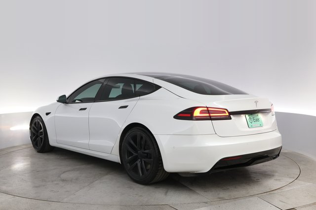 2022 Tesla Model S — photo 13 of 21