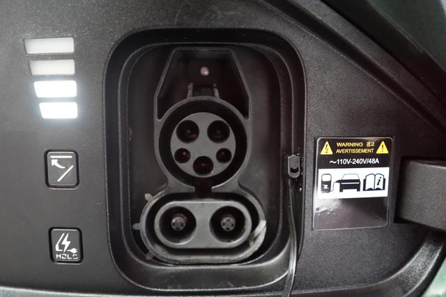 2023 Kia EV6 — photo 8 of 20