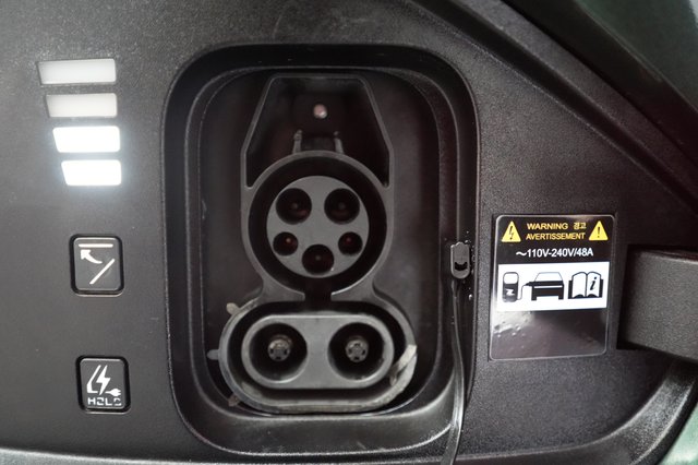 2023 Kia EV6 — photo 8 of 20