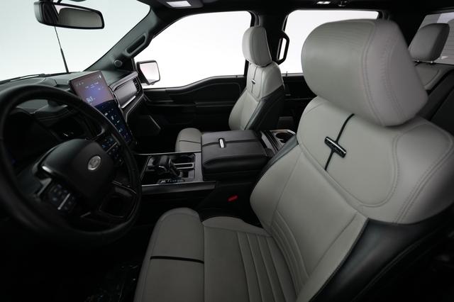 2023 Ford F-150 Lightning — photo 3 of 17