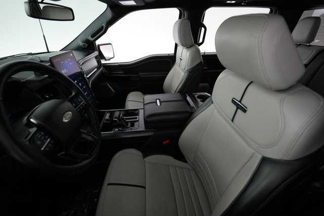 2023 Ford F-150 Lightning — photo 3 of 17