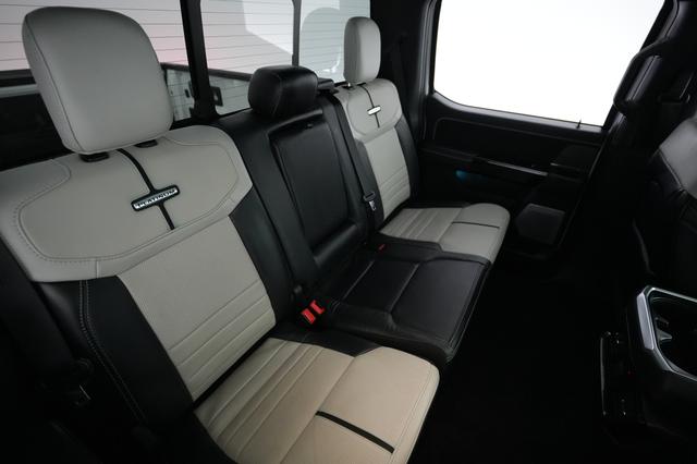 2023 Ford F-150 Lightning — photo 4 of 17