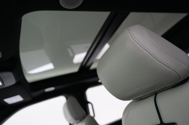 2023 Ford F-150 Lightning — photo 15 of 17