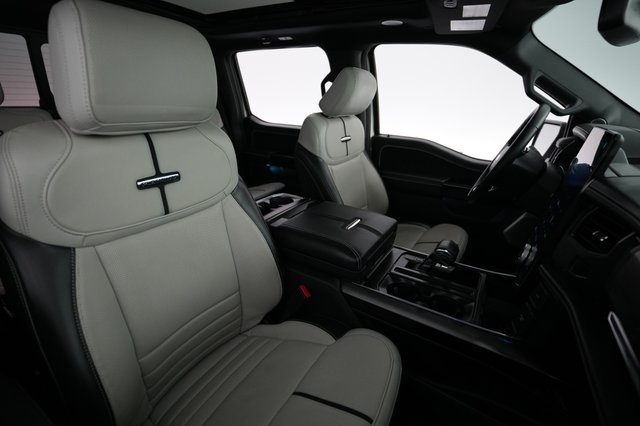2023 Ford F-150 Lightning — photo 14 of 17