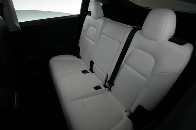 2023 Tesla Model Y — photo 18 of 22