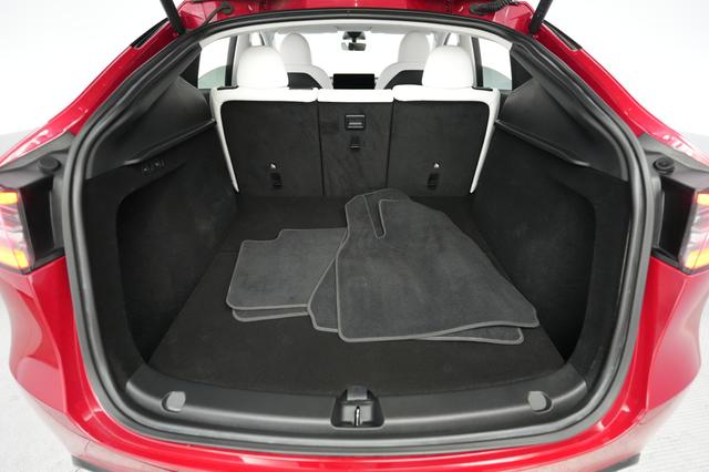 2023 Tesla Model Y — photo 6 of 22