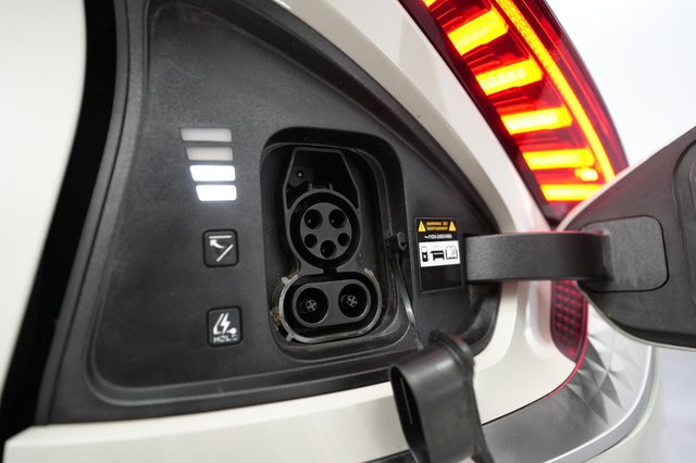 2023 Kia EV6 — photo 8 of 22
