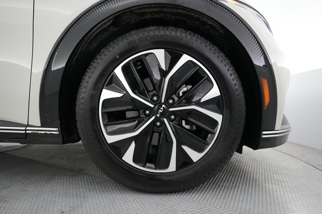 2023 Kia EV6 — photo 7 of 22
